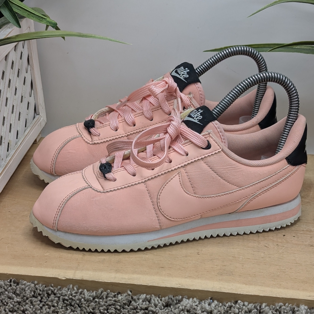 Nike Cortez Basic Valentine Youth Size 4.5 Running Shoes Women's Size 6